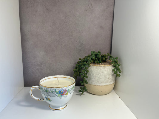 Gorgeous Tea Cup Candle – Small (Cinnamon Vanilla)