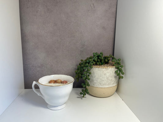 Vintage Charm Tea Cup Candle – Hand-Poured Soy Wax with Aromatherapy Oils