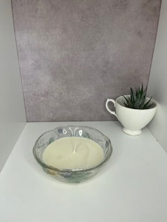 lovely bowl candle with a refreshing mint scent -medium